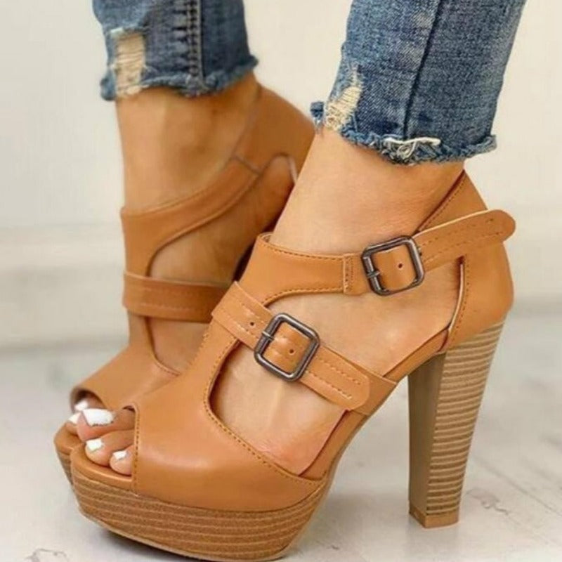 Marilou | Schicke Sandalen mit Plateausohle und doppelten Schnallen