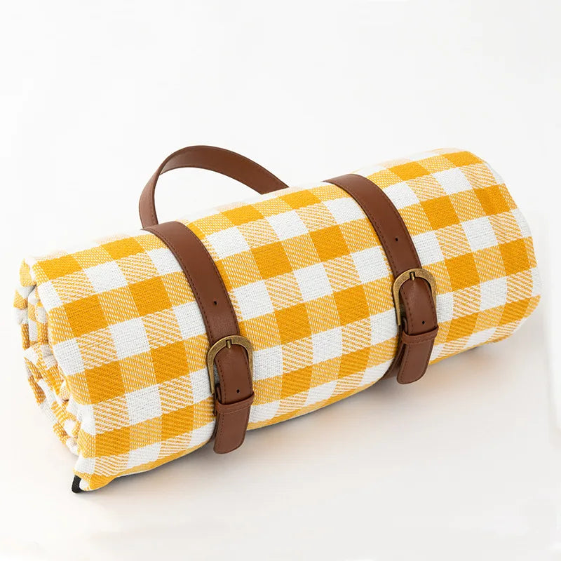 Waterproof Foldable Picnic Blanket – Classic Checkered Pattern