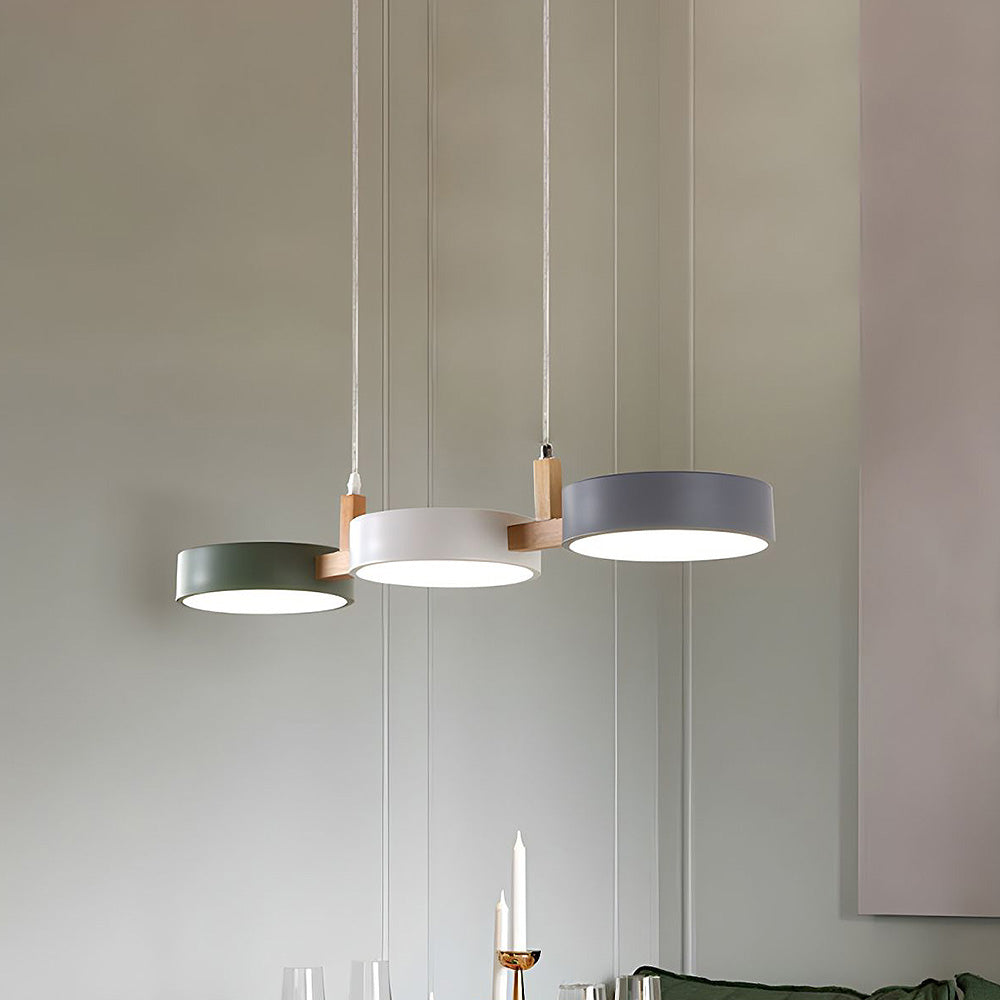 Moderne Hengende Lampe I Metall – Elegant Design Og Trendy Belysning