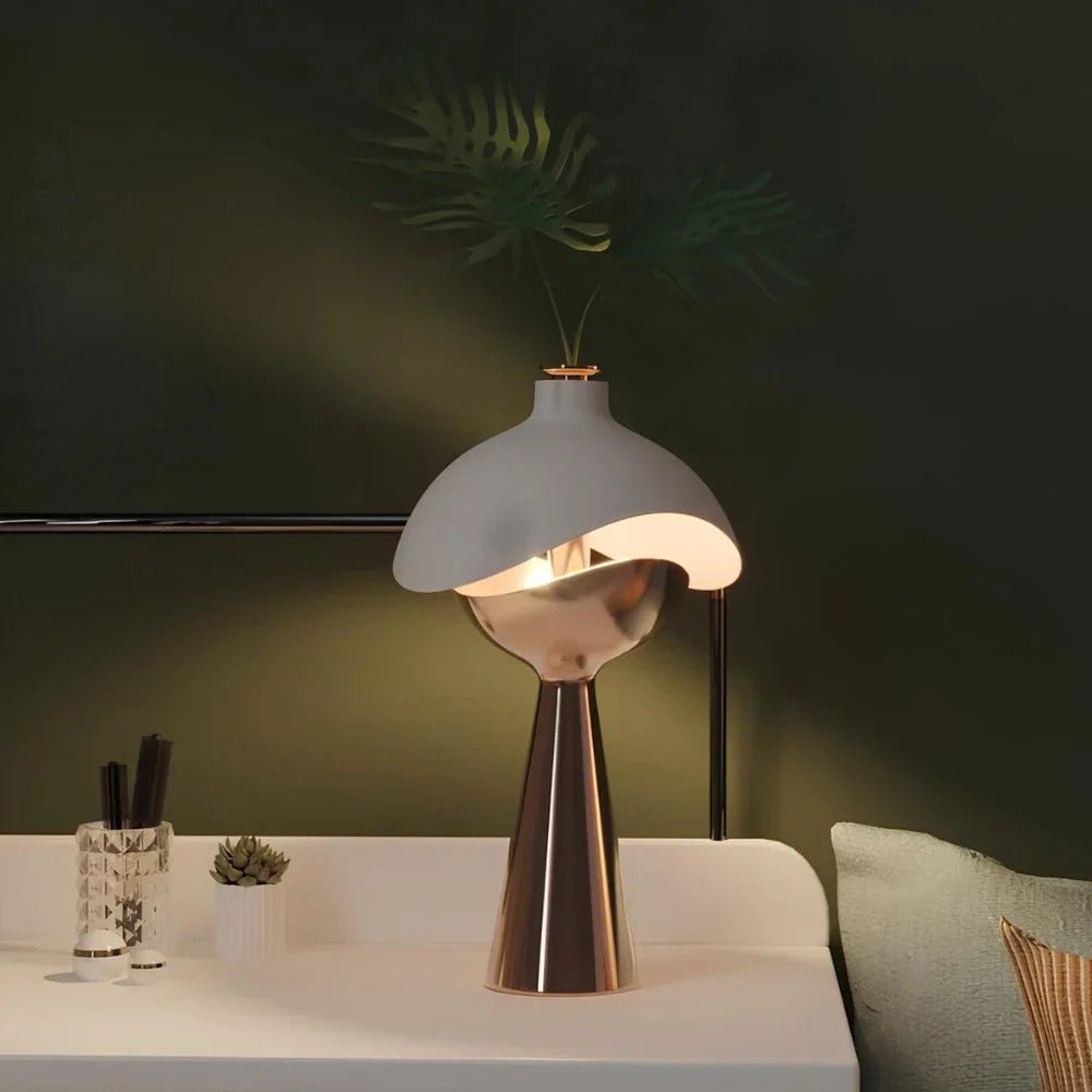 Lampe De Table Sculptée – Élégance Et Originalité