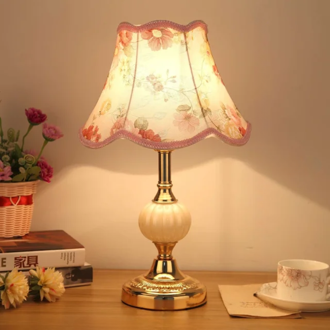Decorative Table Lamp – Vintage Style and Timeless Elegance 