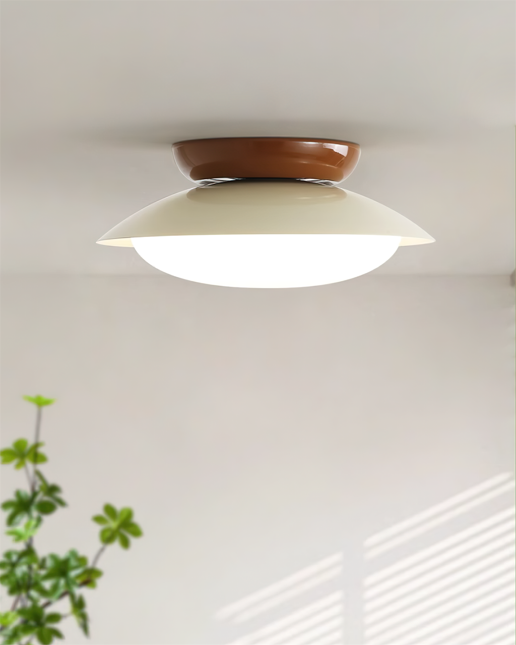 Plafoniera rotonda a LED - Bagliore naturale ed eleganza discreta