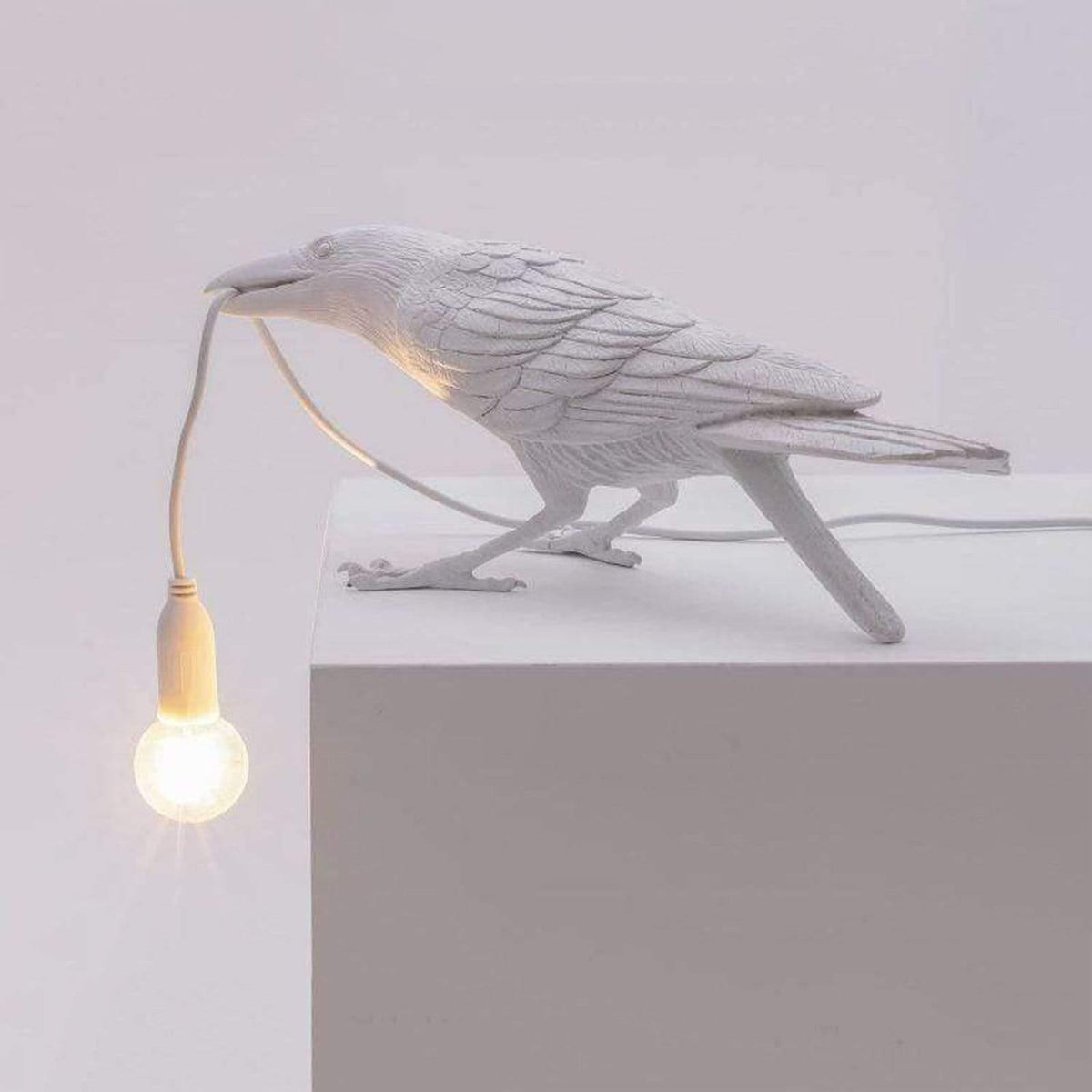 Dekoratívna lampa — Havran pre tajomnú atmosféru 