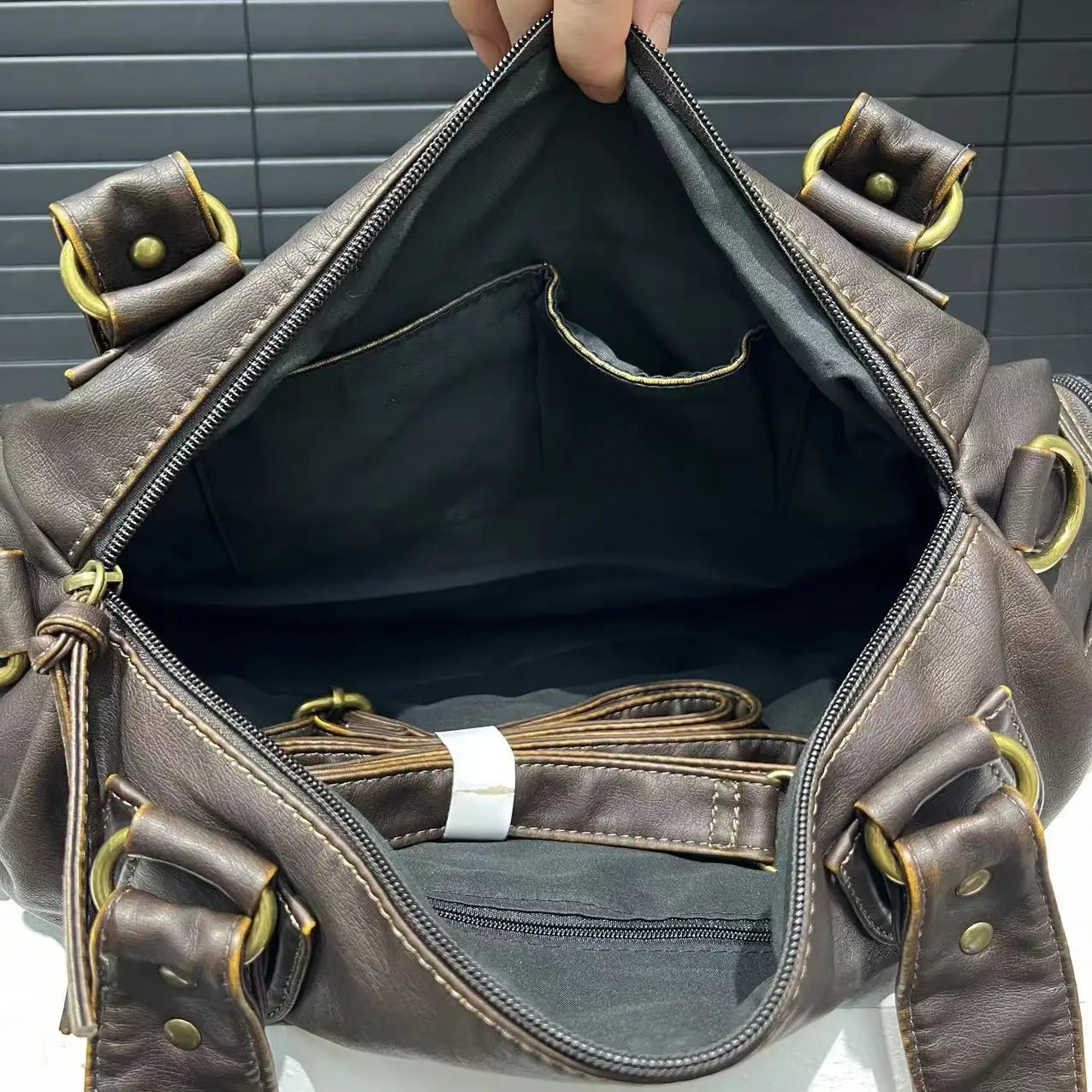 Clara | Bolso de Mano Retro con Bandolera – Elegancia Atemporal y Estilo Vintage 