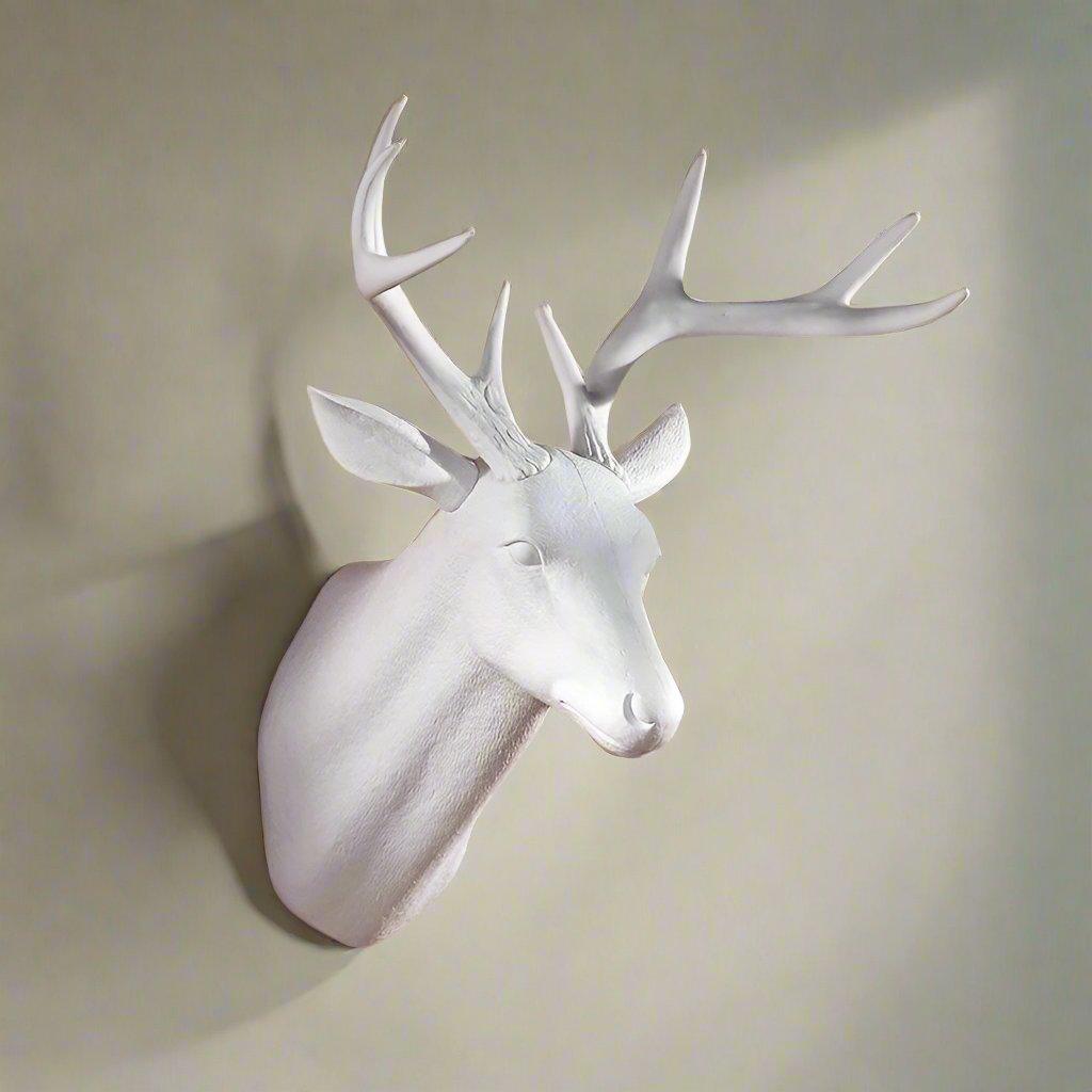Rzeźba Ścienna Jeleń Matowy – Styl Współczesny 