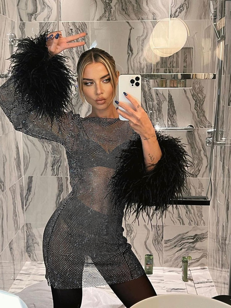 Abendkleid – Glänzender und femininer Stil 