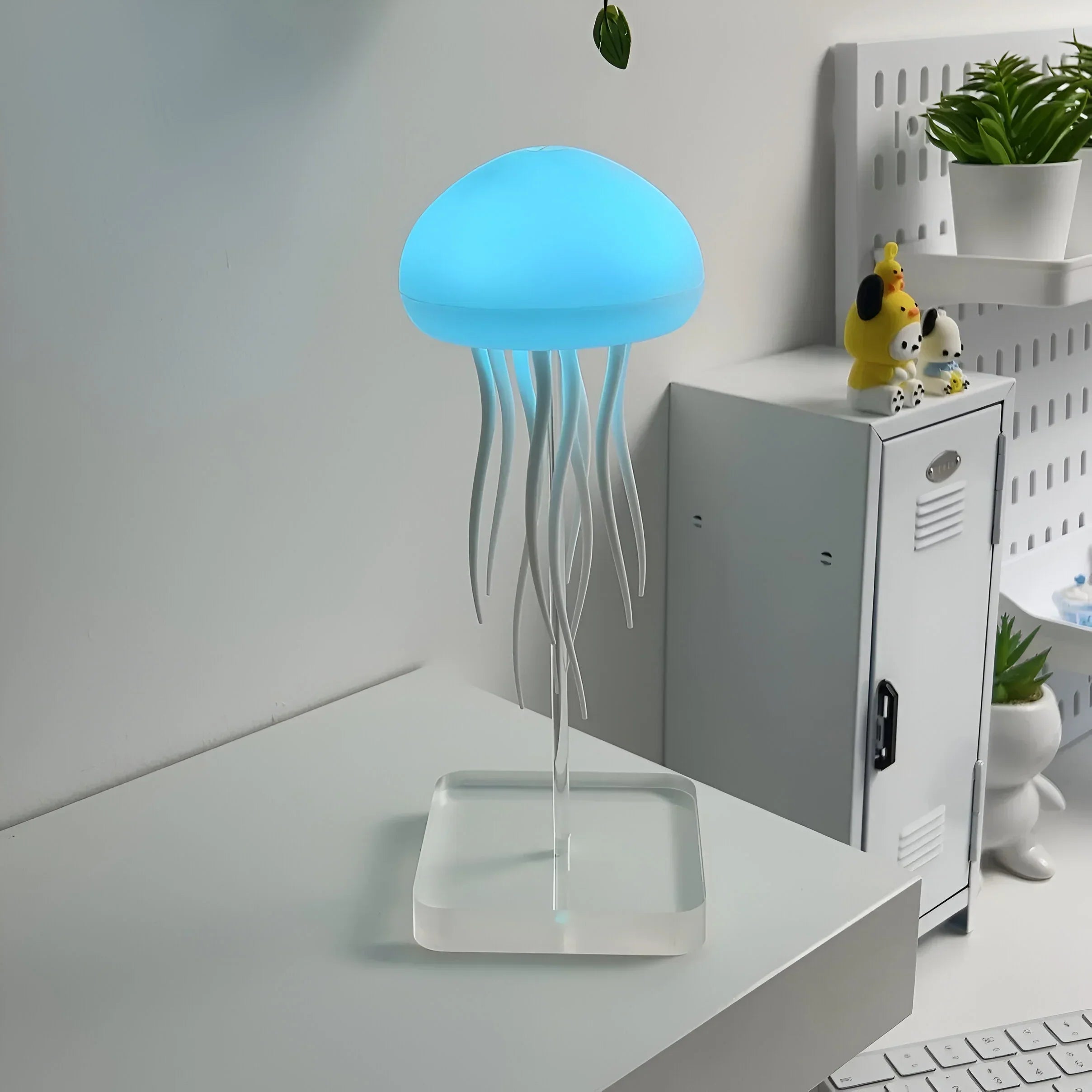 Dancing Jellyfish Lamp – Soothing Light and Hypnotic Movements 