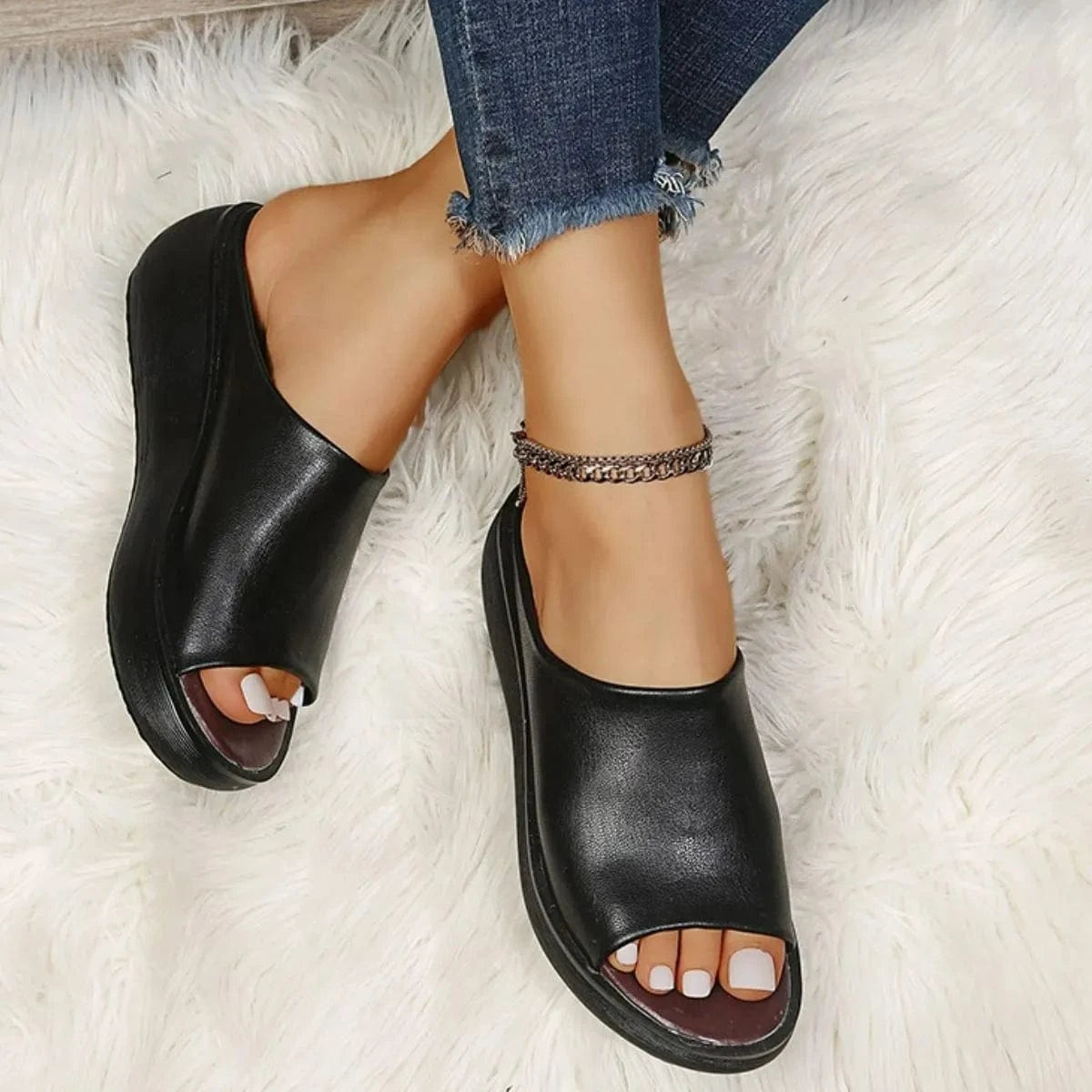 エレガントなオープントゥプラットフォームサンダル 