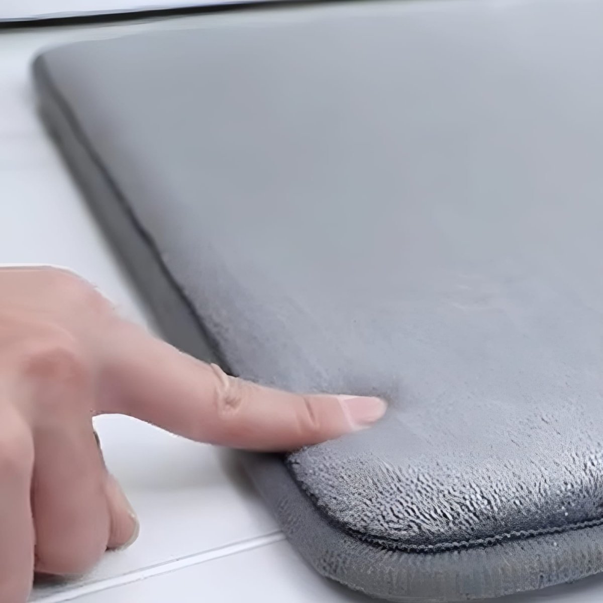 Super Absorbent Non-Slip Bath Mat – Daily Comfort and Safety 