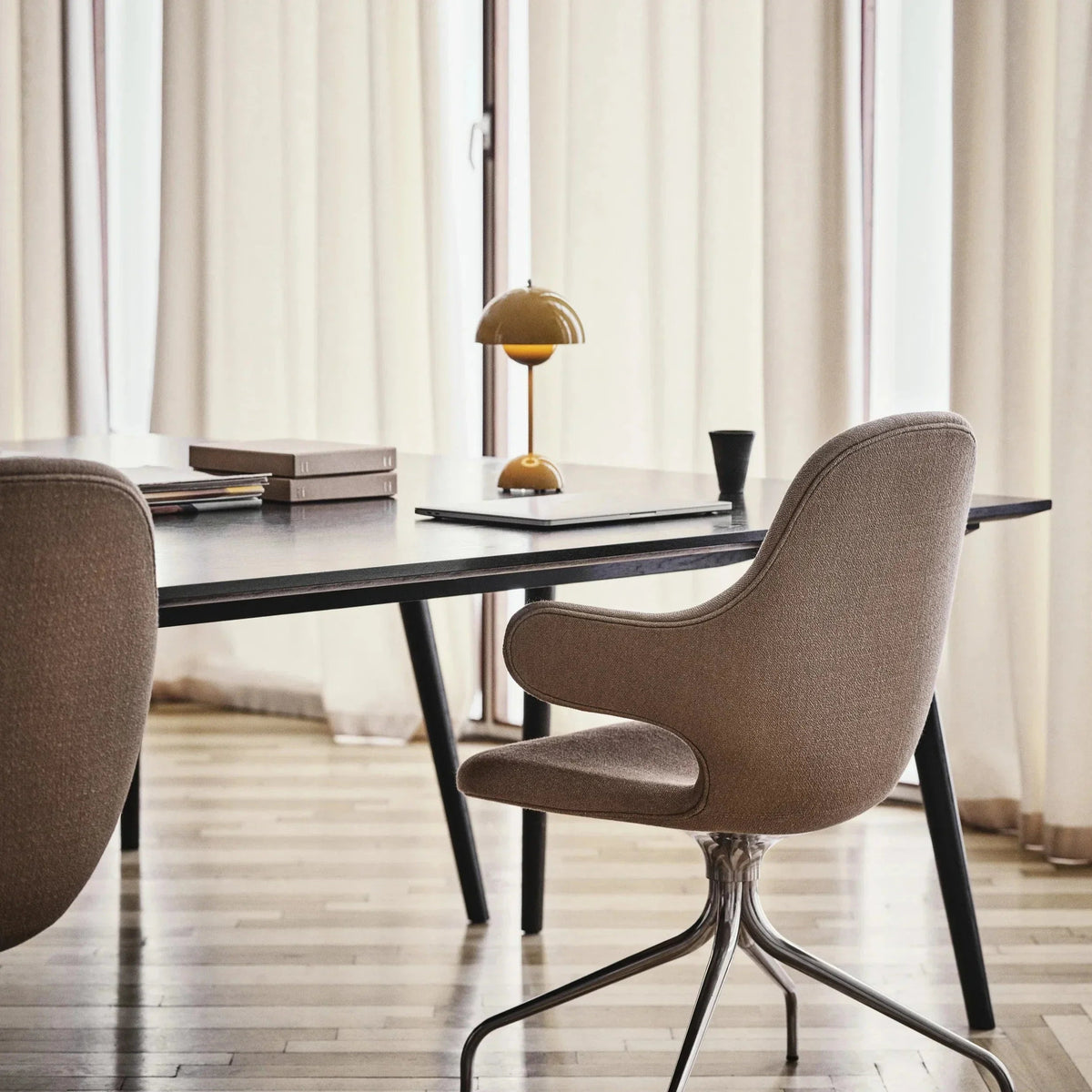 Desk LED Lamp – Modern Simplicity and Functionality 