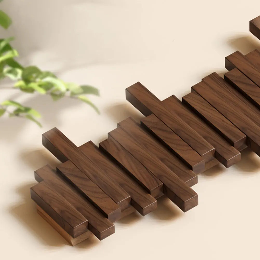 Moderní nástěnný věšák – praktický, diskrétní a magnetický 