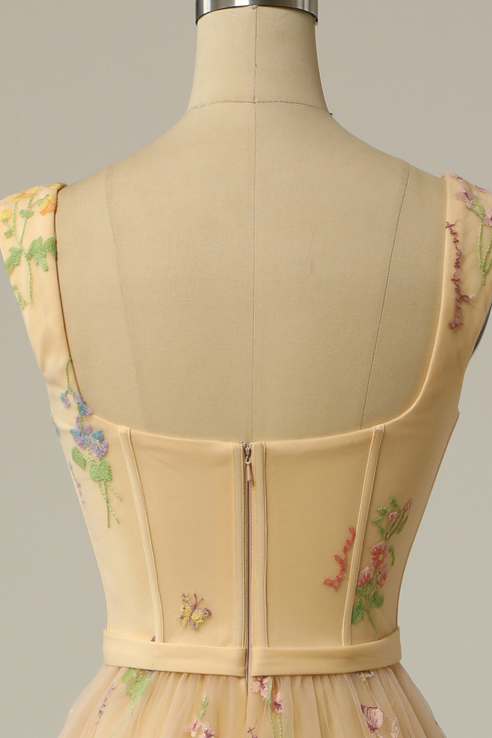 Έλιζα | Μακριά Φόρεμα Χορού – Λεπτές Κεντητές 