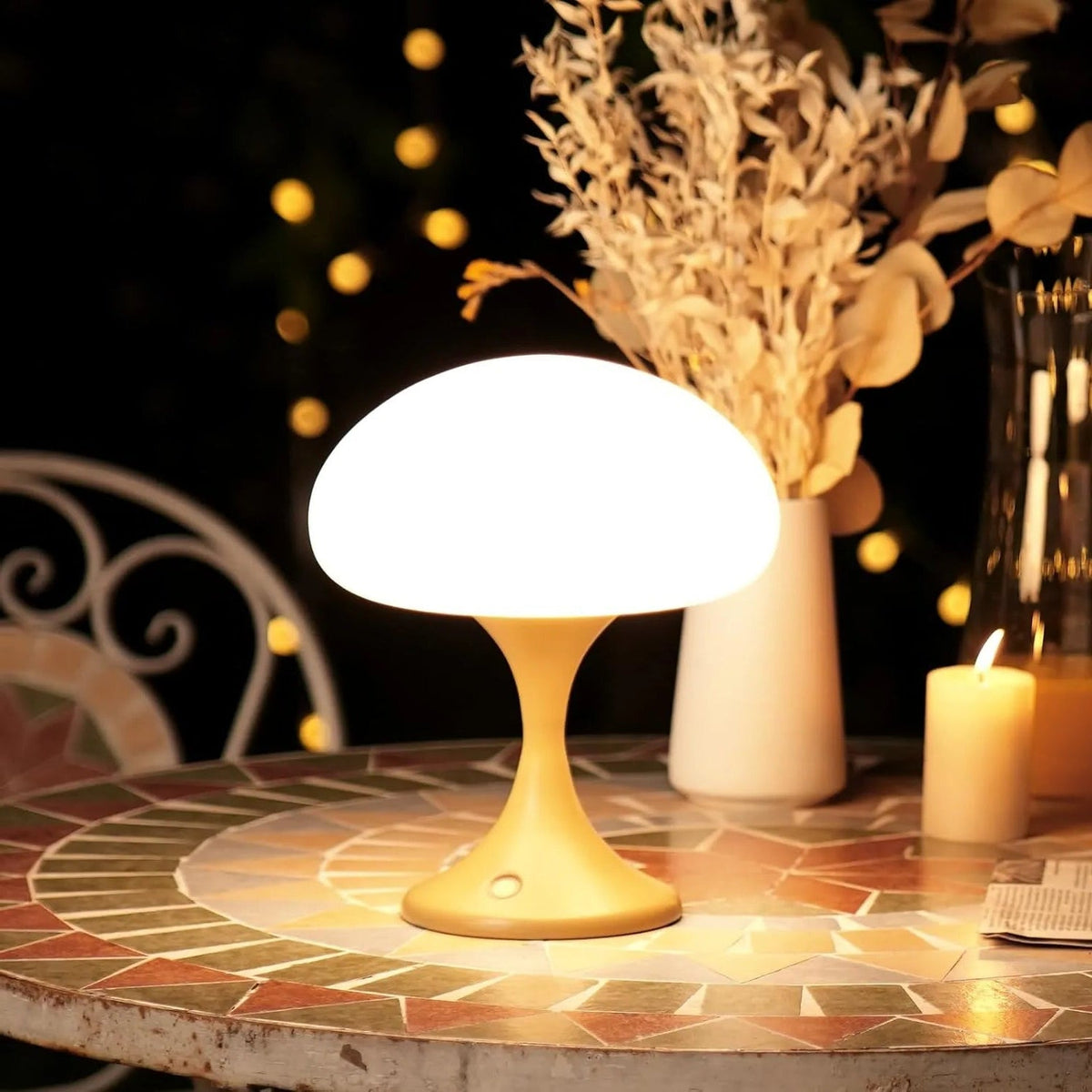 Houbová dekoratívna lampa – Teplá a trendová atmosféra 
