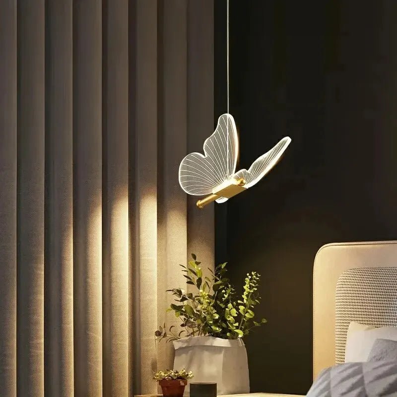 Závesná lampa Motýľ – Elegancia a Originalita 