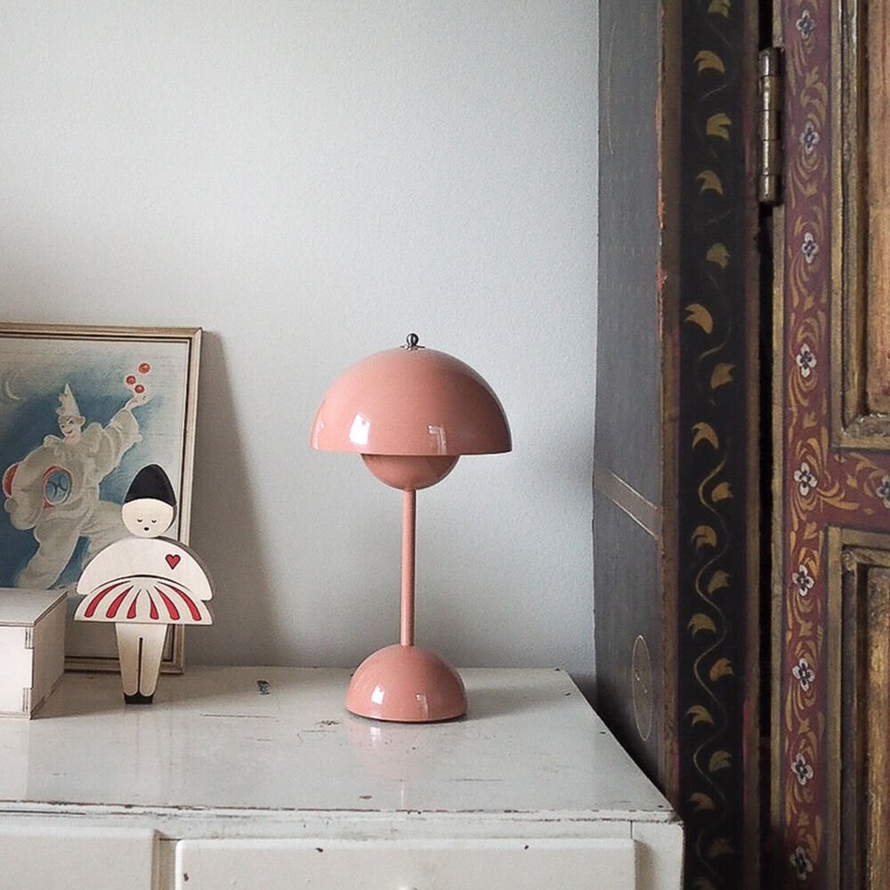 Desk LED Lamp – Modern Simplicity and Functionality 