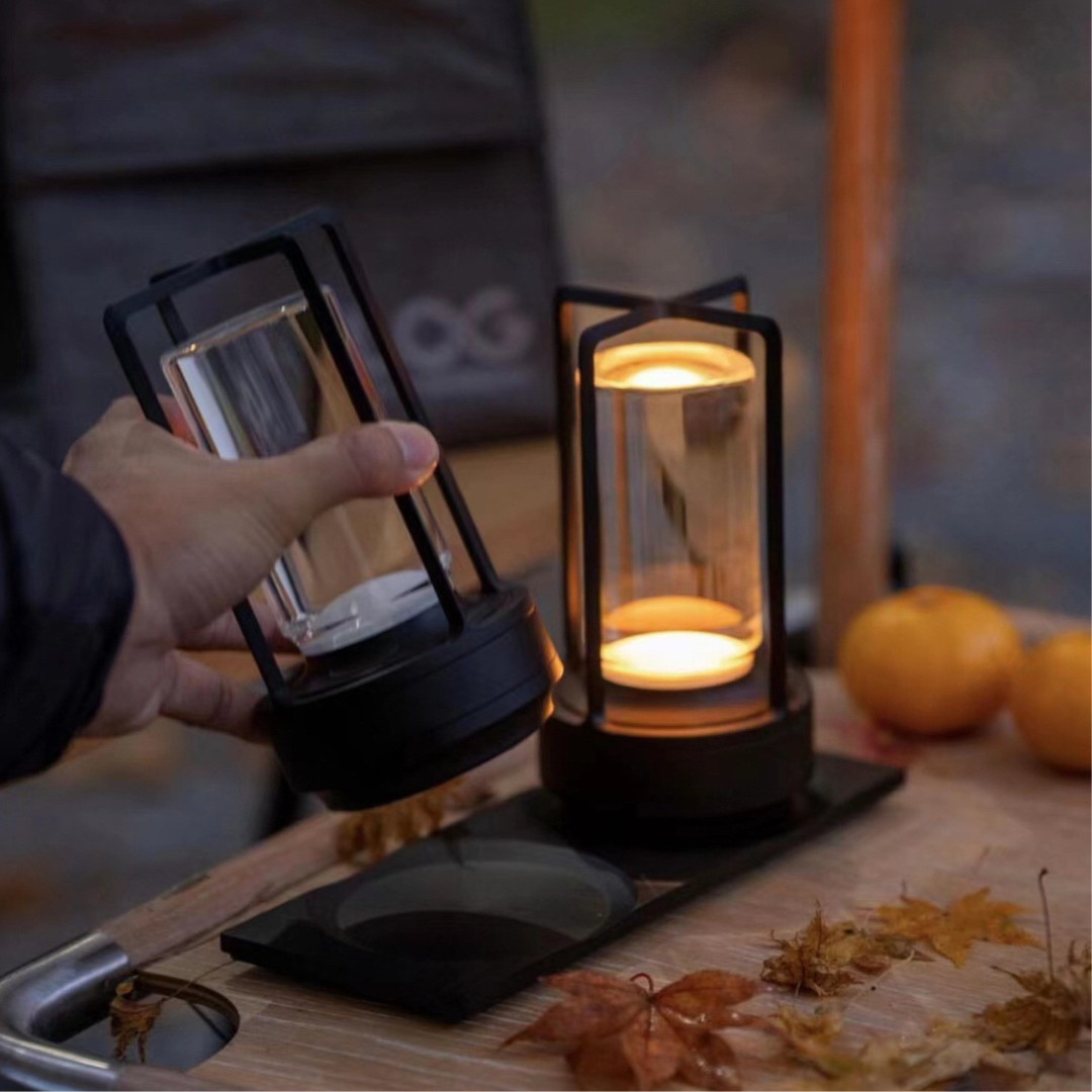 Genopladelig Bordlampe – Blødt Lys Og Tidløst Design 